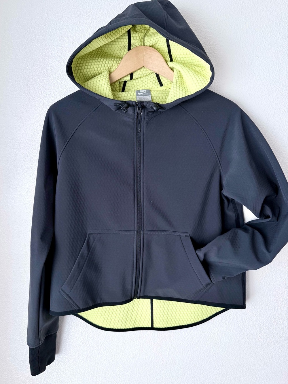 NWT Nike Sphere Thermal Drop Back Full Zip Running Hoodie Jacket Black Volt M